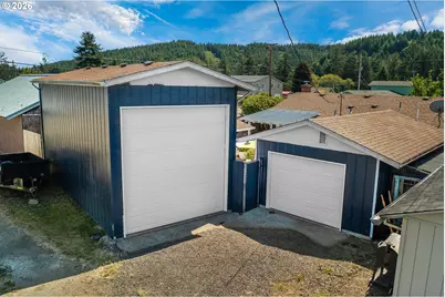 2021 Cedar Ave, Reedsport, OR 97467 - Photo 30