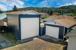 2021 Cedar Ave, Reedsport, OR 97467 - Photo 30