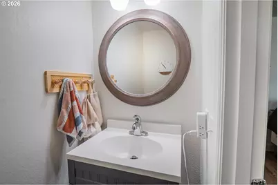 2021 Cedar Ave, Reedsport, OR 97467 - Photo 14