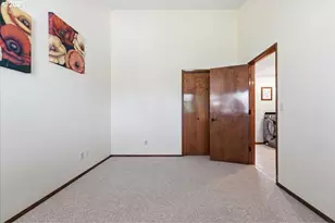 4094 5th St, Hubbard, OR 97032 - Photo 18