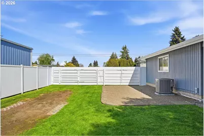 4094 5th St, Hubbard, OR 97032 - Photo 6