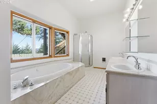 220 Flake St, Port Orford, OR 97465 - Photo 18