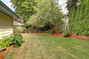10608 NE Tillamook St, Portland, OR 97220 - Photo 18