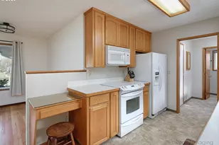 10608 NE Tillamook St, Portland, OR 97220 - Photo 10