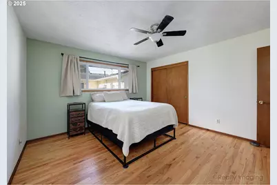 10608 NE Tillamook St, Portland, OR 97220 - Photo 14