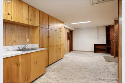 10608 NE Tillamook St, Portland, OR 97220 - Photo 24