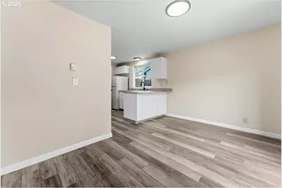 19921 SW Meadowbrook Ct, Beaverton, OR 97078 - Photo 12