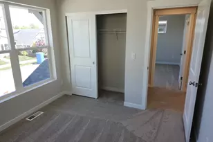 712 Magnolia Ave, Woodburn, OR 97071 - Photo 26