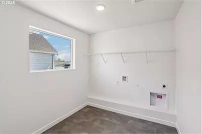 712 Magnolia Ave, Woodburn, OR 97071 - Photo 10