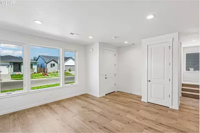 712 Magnolia Ave, Woodburn, OR 97071 - Photo 4