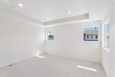 712 Magnolia Ave, Woodburn, OR 97071 - Photo 16