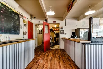 39128 Dexter Rd, Dexter, OR 97431 - Photo 10