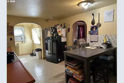 467 17th St, Springfield, OR 97477 - Photo 6