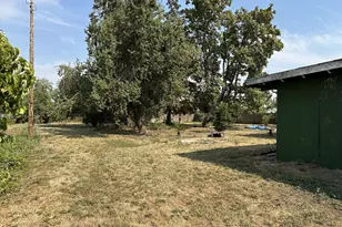 467 17th St, Springfield, OR 97477 - Photo 8