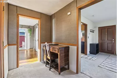 9328 SE Glenwood St, Portland, OR 97266 - Photo 18