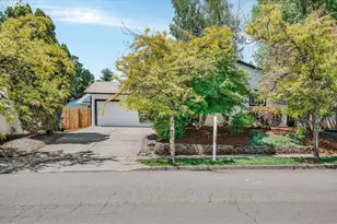 5465 Red Leaf Dr, Salem, OR 97306 - Photo 28