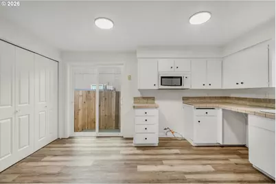 5465 Red Leaf Dr, Salem, OR 97306 - Photo 10
