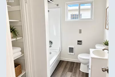 2554 NE Hoyt St, Portland, OR 97232 - Photo 6