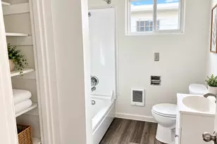 2554 NE Hoyt St, Portland, OR 97232 - Photo 6