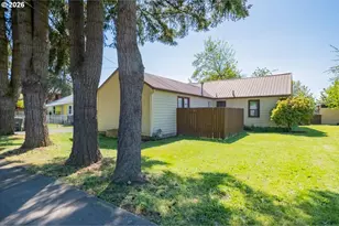 1044 23rd Ave, Sweet Home, OR 97386 - Photo 2