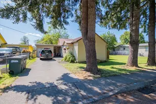 1044 23rd Ave, Sweet Home, OR 97386 - Photo 2