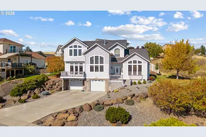 2221 NW Ingram Ln, Pendleton, OR 97801 - Photo 1
