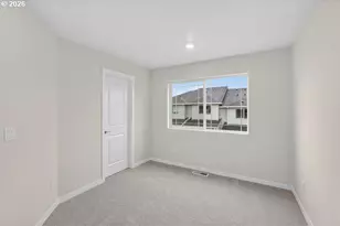 7527 NW Eleanor Ave, Portland, OR 97229 - Photo 10