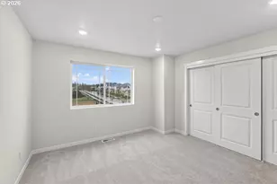 7527 NW Eleanor Ave, Portland, OR 97229 - Photo 8