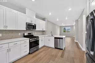 7527 NW Eleanor Ave, Portland, OR 97229 - Photo 4