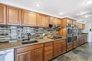 2221 SW 1st Ave, Portland, OR 97201 - Photo 18