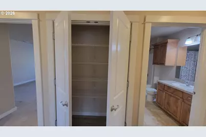 1570 W Basil St, Roseburg, OR 97471 - Photo 22