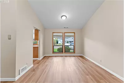 2245 NW Cabrillo Ct, Roseburg, OR 97471 - Photo 16