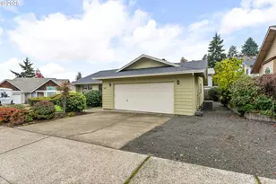 2245 NW Cabrillo Ct, Roseburg, OR 97471 - Photo 2