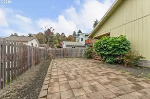 2245 NW Cabrillo Ct, Roseburg, OR 97471 - Photo 26