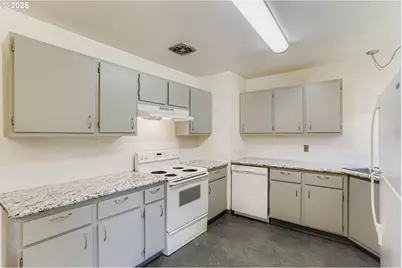 2237 SE 189th Ave, Portland, OR 97233 - Photo 14