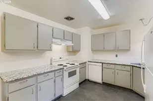 2237 SE 189th Ave, Portland, OR 97233 - Photo 14