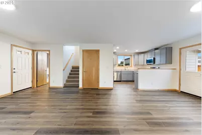 683 St Charles St, Eugene, OR 97402 - Photo 6