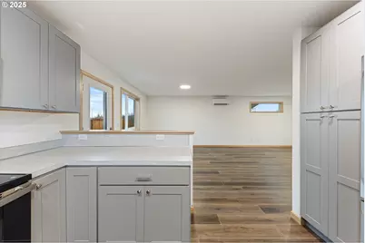 683 St Charles St, Eugene, OR 97402 - Photo 14