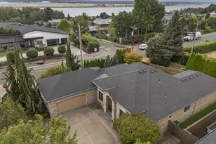 1410 SE Columbia Crest Ct, Vancouver, WA 98664 - Photo 2