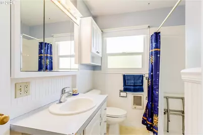 814 W 11th St, The Dalles, OR 97058 - Photo 12