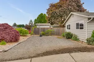 2024 NE Poynter St, Hillsboro, OR 97124 - Photo 40