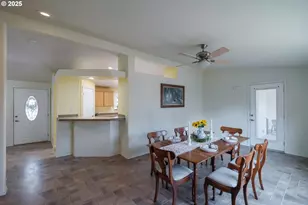 698 Royalty Circle, Salem, OR 97301 - Photo 10
