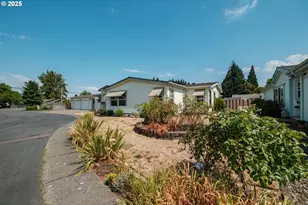 698 Royalty Circle, Salem, OR 97301 - Photo 32