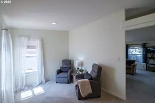 698 Royalty Circle, Salem, OR 97301 - Photo 20