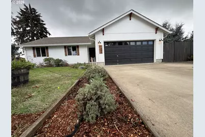 445 Scott Ave, Creswell, OR 97426 - Photo 2