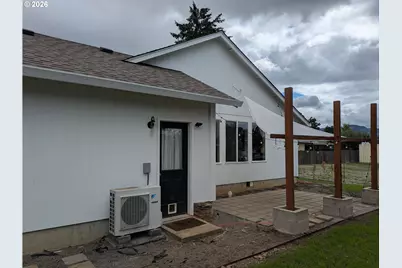 445 Scott Ave, Creswell, OR 97426 - Photo 6