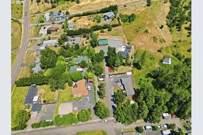 105 E 6th St, Lowell, OR 97452 - Photo 22