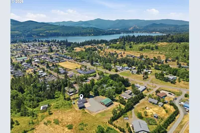 105 E 6th St, Lowell, OR 97452 - Photo 24