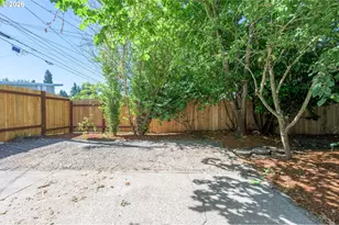 1860 W 12th Ave, Eugene, OR 97402 - Photo 24