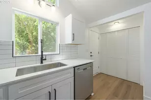1860 W 12th Ave, Eugene, OR 97402 - Photo 14